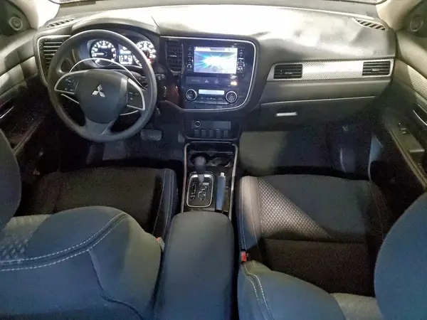 JA4AD2A35JZ002914 2018 MITSUBISHI OUTLANDER - Image 8