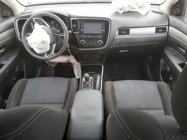 JA4AD2A35JZ012990 2018 MITSUBISHI OUTLANDER - Image 8