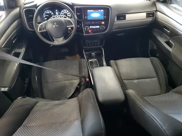 JA4AD2A35JZ023939 2018 MITSUBISHI OUTLANDER - Image 8