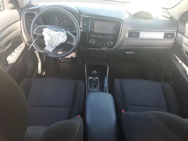 JA4AD2A35JZ052521 2018 MITSUBISHI OUTLANDER - Image 8