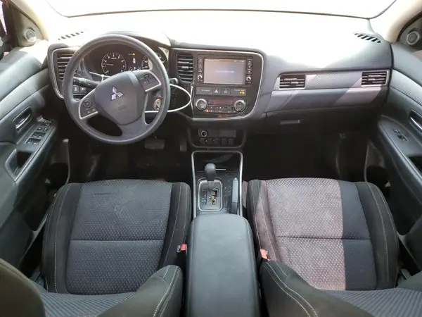 JA4AD2A35JZ052695 2018 MITSUBISHI OUTLANDER - Image 8