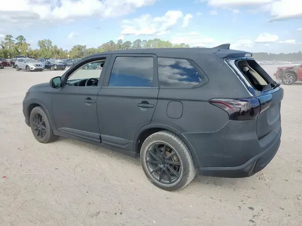 JA4AD2A35JZ055631 2018 MITSUBISHI OUTLANDER - Image 2