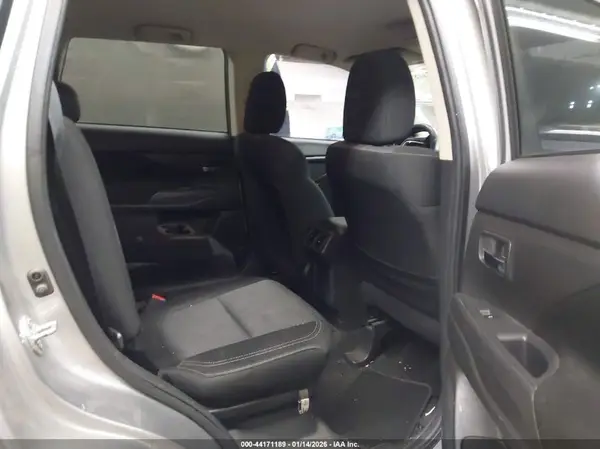 JA4AD2A35KJ000550 2019 MITSUBISHI OUTLANDER - Image 8