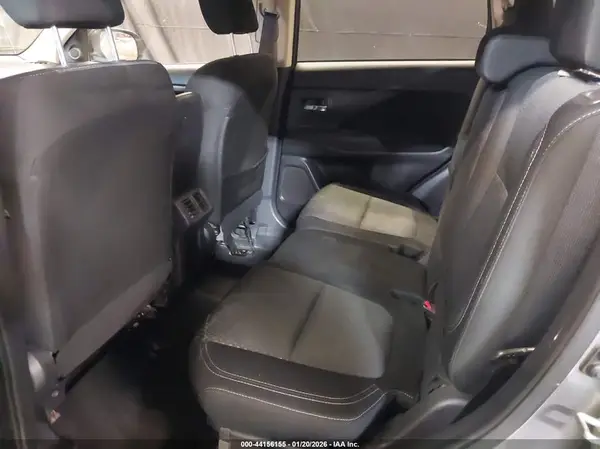 JA4AD2A35KZ002915 2019 MITSUBISHI OUTLANDER - Image 8
