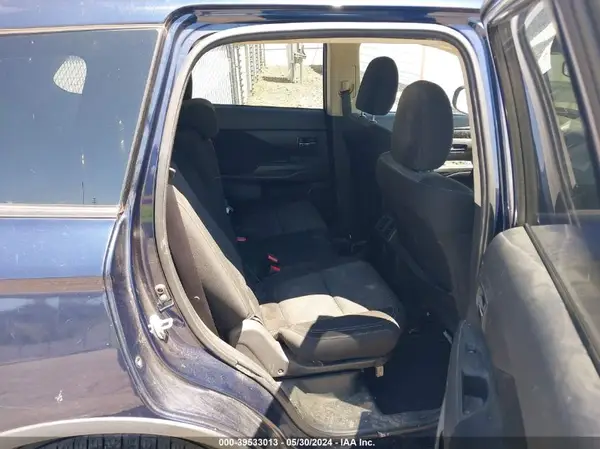 JA4AD2A35KZ003465 2019 MITSUBISHI OUTLANDER - Image 8