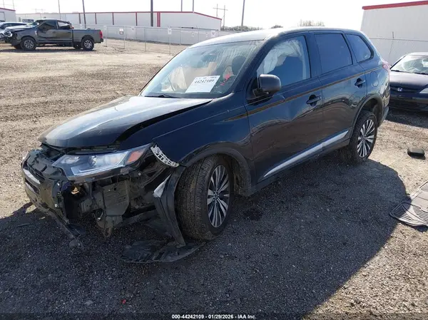 JA4AD2A35KZ008911 2019 MITSUBISHI OUTLANDER - Image 2