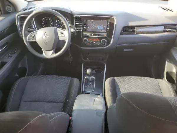 JA4AD2A35KZ012117 2019 MITSUBISHI OUTLANDER - Image 8