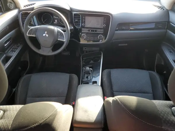 JA4AD2A35KZ015731 2019 MITSUBISHI OUTLANDER - Image 8