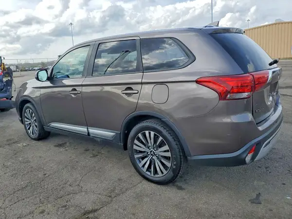 JA4AD2A35KZ016684 2019 MITSUBISHI OUTLANDER - Image 2