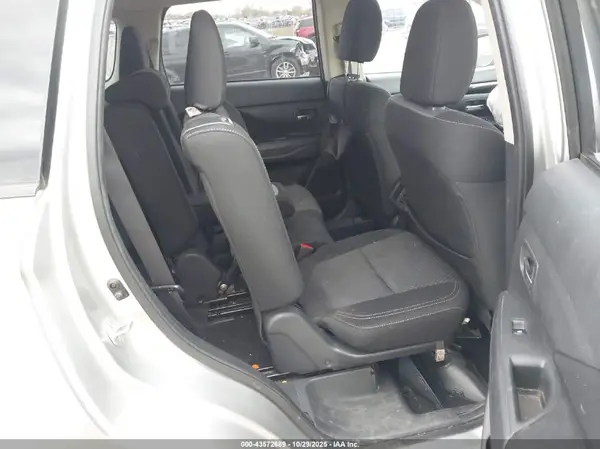 JA4AD2A35KZ021674 2019 MITSUBISHI OUTLANDER - Image 8