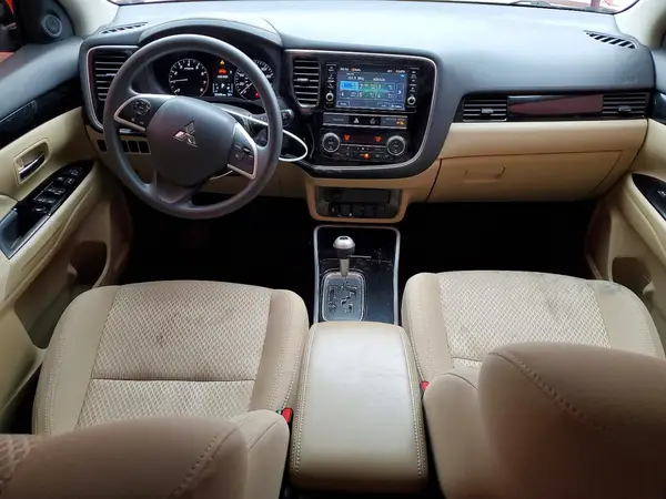 JA4AD2A35KZ022761 2019 MITSUBISHI OUTLANDER - Image 8