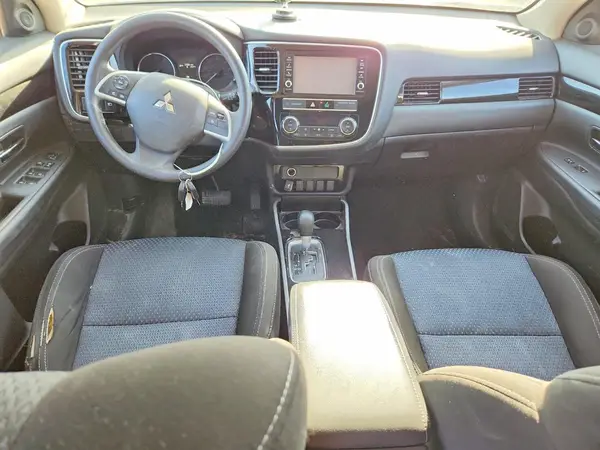 JA4AD2A35KZ026258 2019 MITSUBISHI OUTLANDER - Image 8