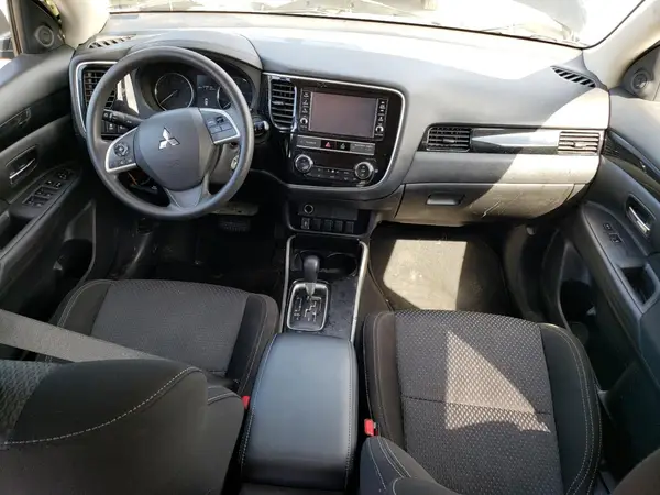JA4AD2A35KZ036949 2019 MITSUBISHI OUTLANDER - Image 8