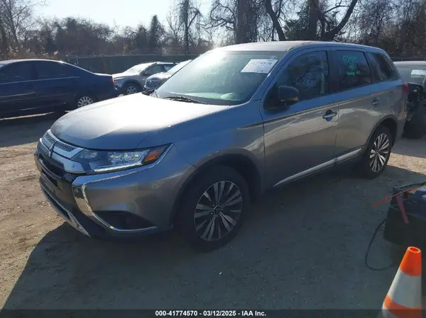 JA4AD2A35KZ050639 2019 MITSUBISHI OUTLANDER - Image 2