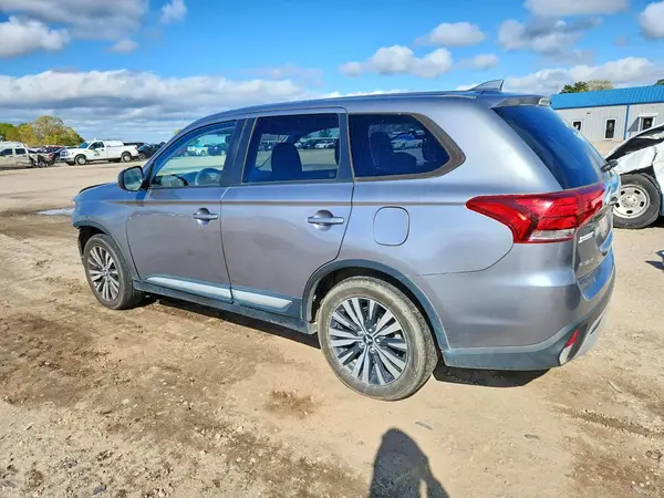JA4AD2A35KZ051385 2019 MITSUBISHI OUTLANDER - Image 2