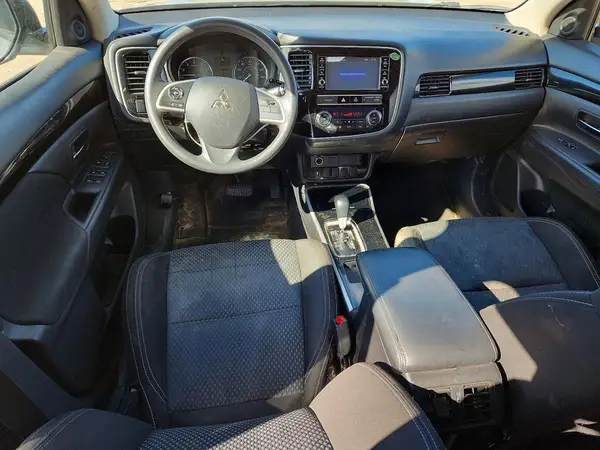 JA4AD2A35KZ051385 2019 MITSUBISHI OUTLANDER - Image 8