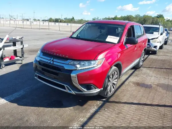 JA4AD2A35KZ053363 2019 MITSUBISHI OUTLANDER - Image 2