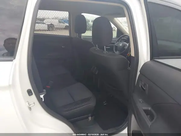 JA4AD2A35KZ055985 2019 MITSUBISHI OUTLANDER - Image 8