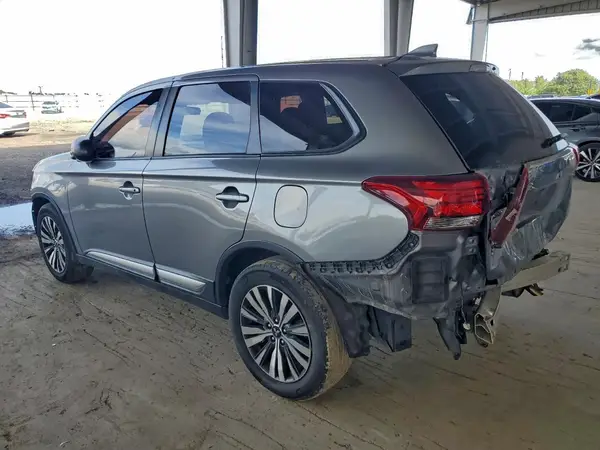 JA4AD2A35LZ007842 2020 MITSUBISHI OUTLANDER - Image 2