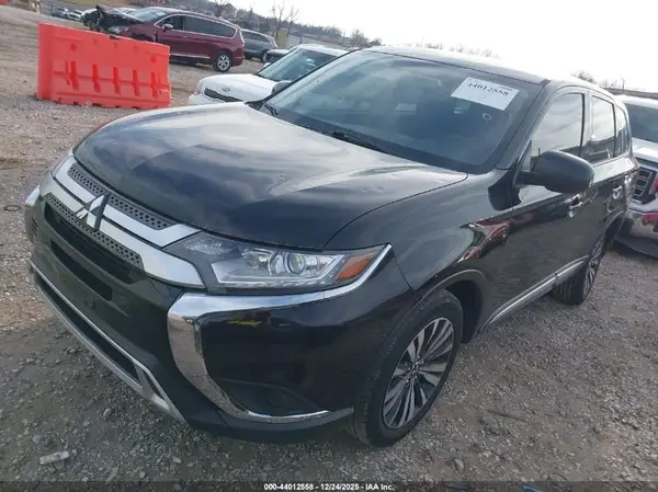 JA4AD2A35LZ016699 2020 MITSUBISHI OUTLANDER - Image 2