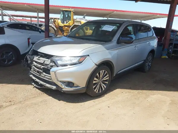 JA4AD2A35LZ046981 2020 MITSUBISHI OUTLANDER - Image 2