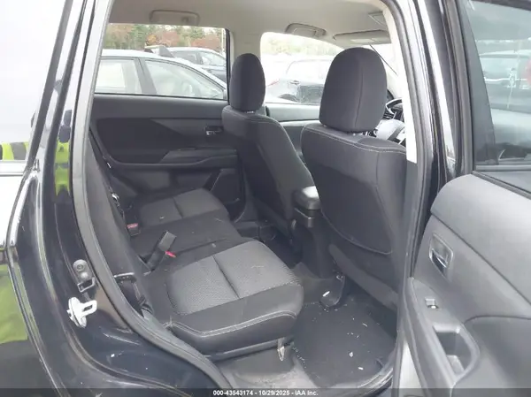 JA4AD2A36GZ000193 2016 MITSUBISHI OUTLANDER - Image 8