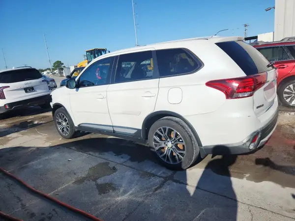 JA4AD2A36GZ013705 2016 MITSUBISHI OUTLANDER - Image 2