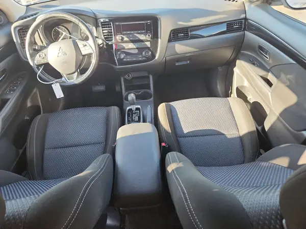 JA4AD2A36GZ013705 2016 MITSUBISHI OUTLANDER - Image 8