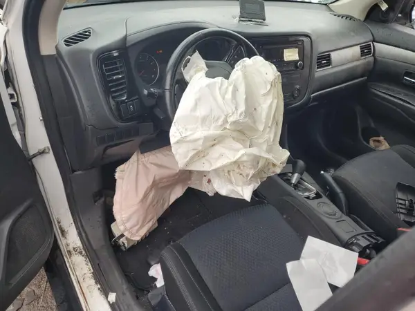 JA4AD2A36GZ030987 2016 MITSUBISHI OUTLANDER - Image 8