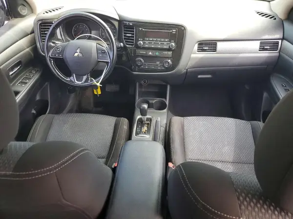 JA4AD2A36GZ031847 2016 MITSUBISHI OUTLANDER - Image 8