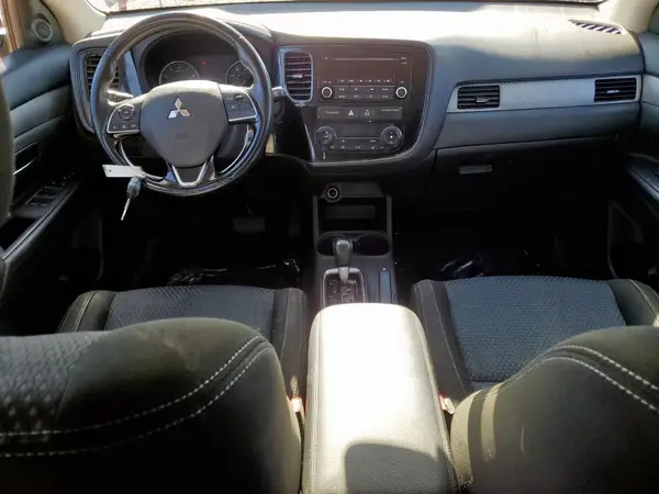 JA4AD2A36GZ039205 2016 MITSUBISHI OUTLANDER - Image 8
