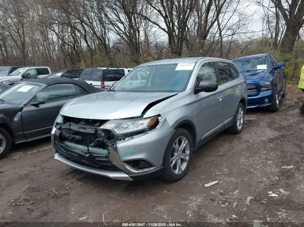 JA4AD2A36GZ039348 2016 MITSUBISHI OUTLANDER - Image 2