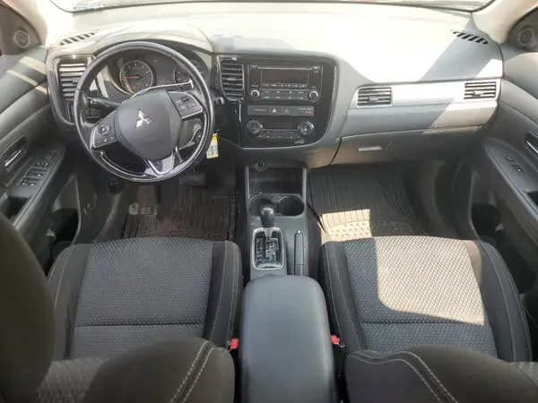 JA4AD2A36GZ046770 2016 MITSUBISHI OUTLANDER - Image 8