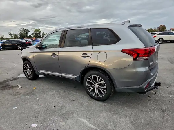 JA4AD2A36HZ014872 2017 MITSUBISHI OUTLANDER - Image 2