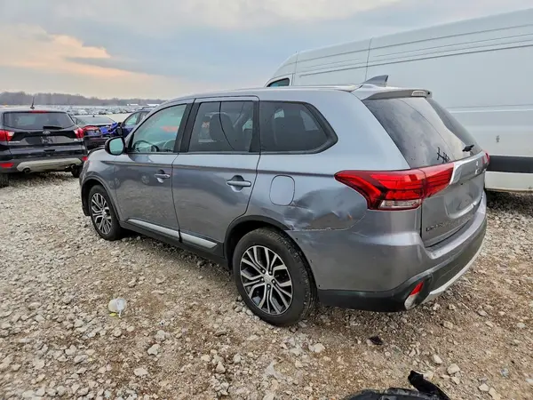 JA4AD2A36HZ015424 2017 MITSUBISHI OUTLANDER - Image 2