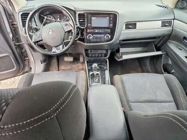JA4AD2A36HZ015424 2017 MITSUBISHI OUTLANDER - Image 8
