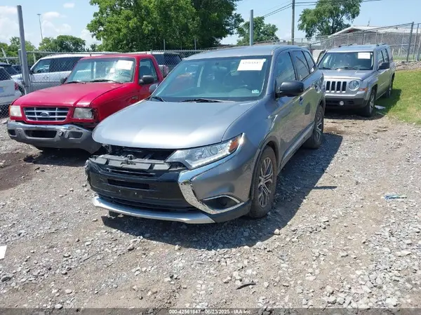 JA4AD2A36HZ032921 2017 MITSUBISHI OUTLANDER - Image 2