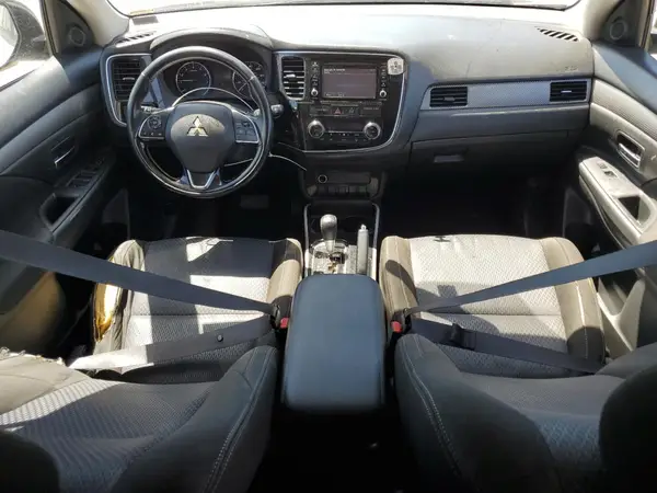 JA4AD2A36HZ034975 2017 MITSUBISHI OUTLANDER - Image 8