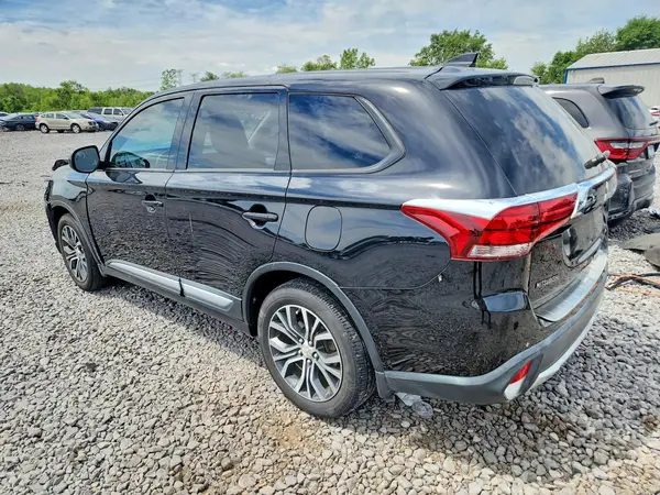 JA4AD2A36HZ047967 2017 MITSUBISHI OUTLANDER - Image 2