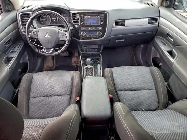 JA4AD2A36HZ052439 2017 MITSUBISHI OUTLANDER - Image 8