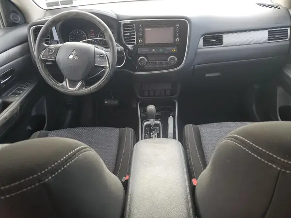 JA4AD2A36HZ062467 2017 MITSUBISHI OUTLANDER - Image 8