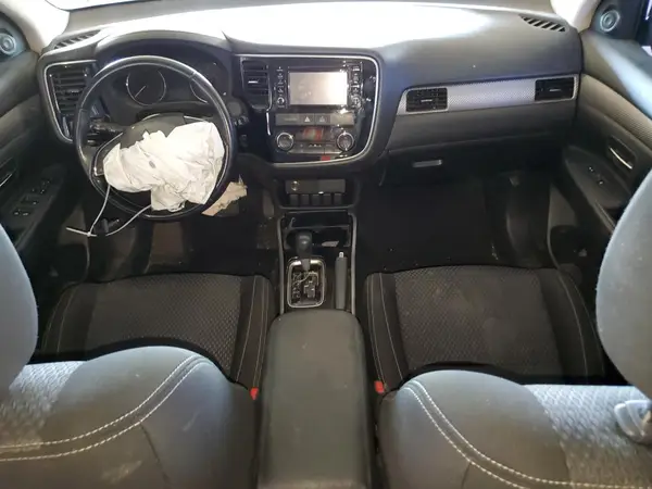 JA4AD2A36HZ064395 2017 MITSUBISHI OUTLANDER - Image 8