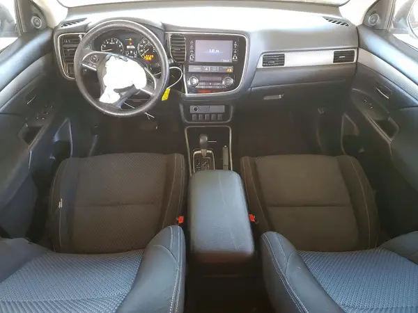 JA4AD2A36JJ004122 2018 MITSUBISHI OUTLANDER - Image 8