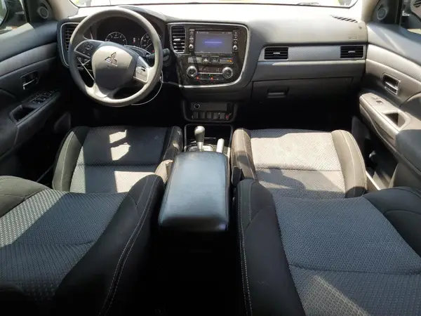 JA4AD2A36JJ005786 2018 MITSUBISHI OUTLANDER - Image 8