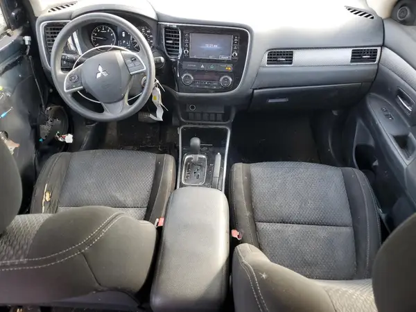JA4AD2A36JZ004218 2018 MITSUBISHI OUTLANDER - Image 8
