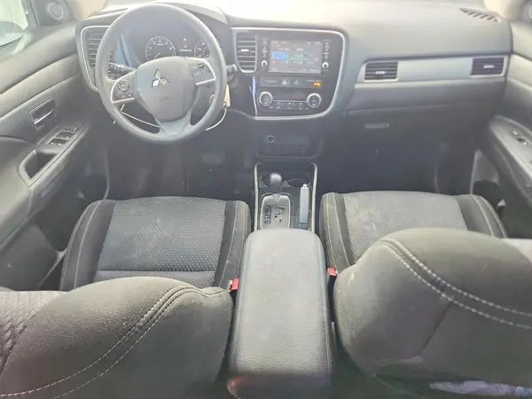 JA4AD2A36JZ004767 2018 MITSUBISHI OUTLANDER - Image 8