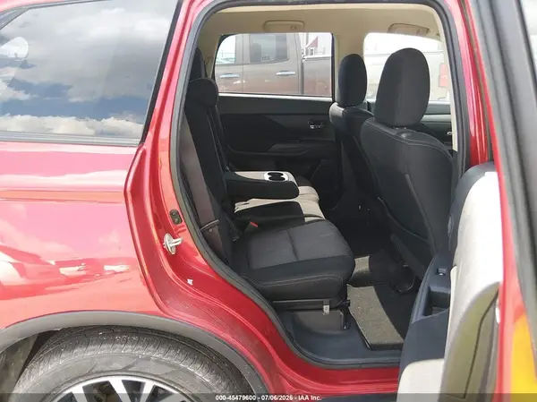 JA4AD2A36JZ004879 2018 MITSUBISHI OUTLANDER - Image 8