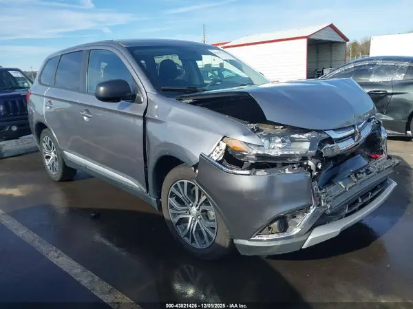 JA4AD2A36JZ016904 2018 MITSUBISHI OUTLANDER - Image 1