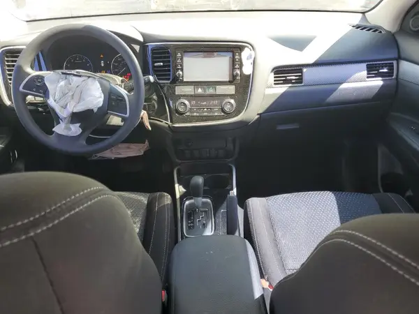JA4AD2A36JZ021942 2018 MITSUBISHI OUTLANDER - Image 8