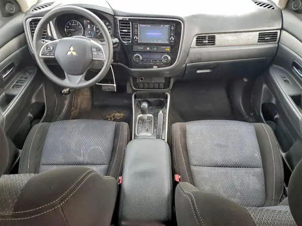 JA4AD2A36JZ037154 2018 MITSUBISHI OUTLANDER - Image 8